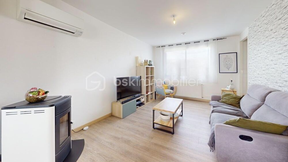 Vente Maison Maison Cocooning fonctionnelle de 76m2 avec grand garage et jardin clos Saint germain du puy