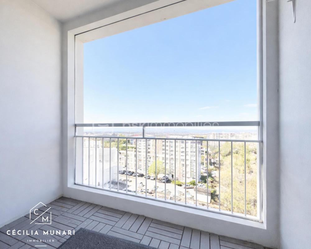 Vente Appartement COUP DE CŒUR – SUPERBE T3 RÉNOVÉ EN ÉTAGE ÉLEVÉ AVEC VUE PANORAMIQUE Mions