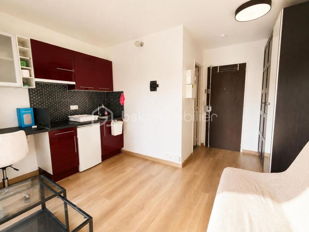 STUDIO AVEC PARKING ET CAVE  IDÉAL INVESTISSEUR / ÉTUDIANT