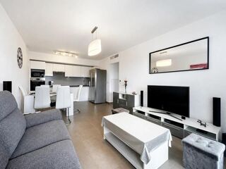 Vente Appartement 3 PIÈCES AVEC GRANDE TERRASSE, PISCINE ET 2 GARAGES ÉLECTRIFIÉS Vallauris