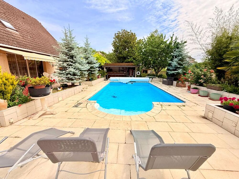Maison de caractère 250 m² , 10 pièces sur Terrain 1000 m² à Joigny