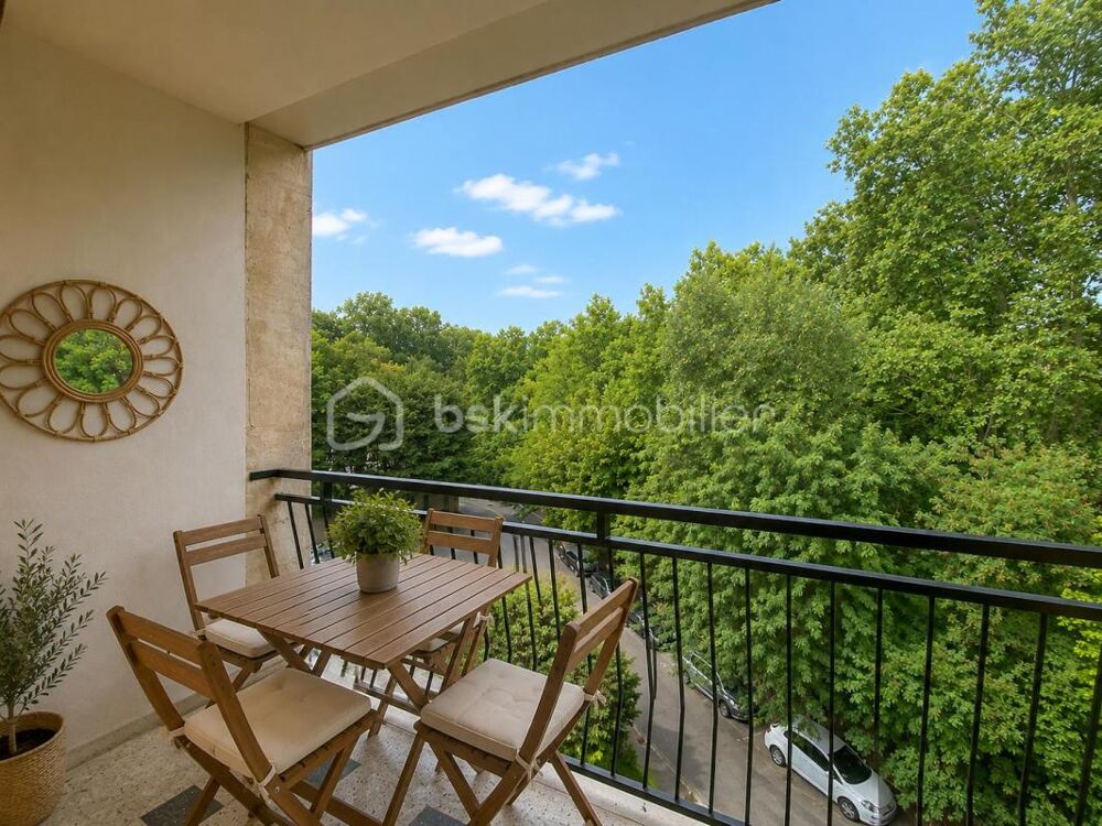 Appartement T4 situé dans un environnement calme et agréable, à proximité du centre-ville de Aix en Provence