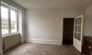  Appartement � louer 3 pi�ces 89 m�