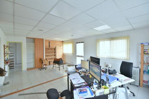 Local/bureau &agrave; louer CUGAND (85) 650 85610 Cugand