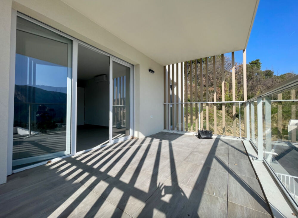 Très beau 3 pièces de 67 m² avec sa terrasse de 10 m², un double stationnement