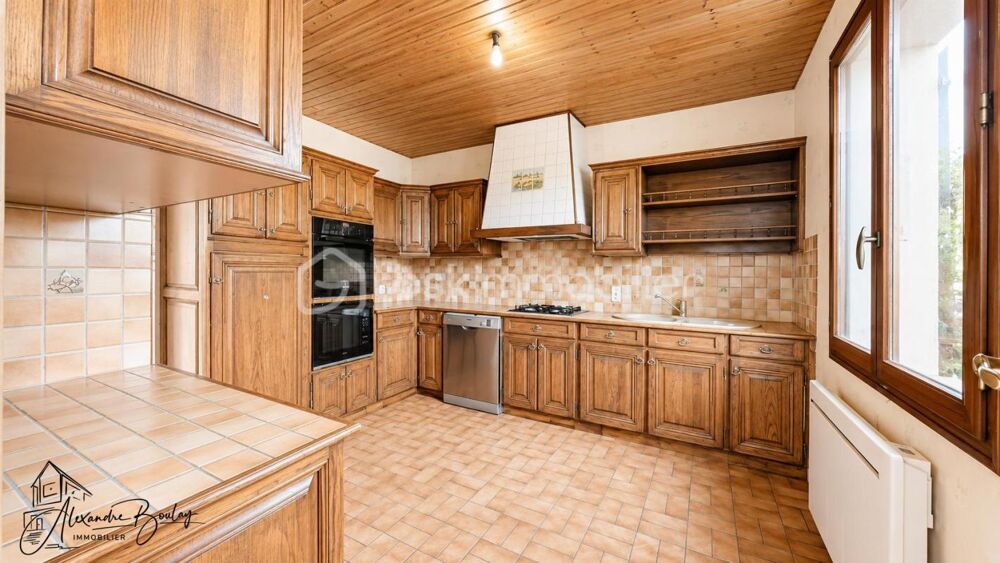 Maison familiale 125 m²  Secteur calme, sous-sol total, grand garage