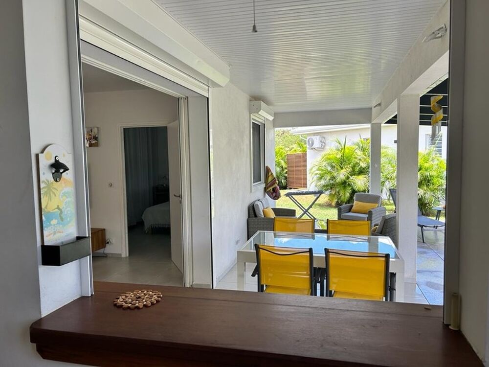 à vendre  Villa Sainte-Anne (97180)
