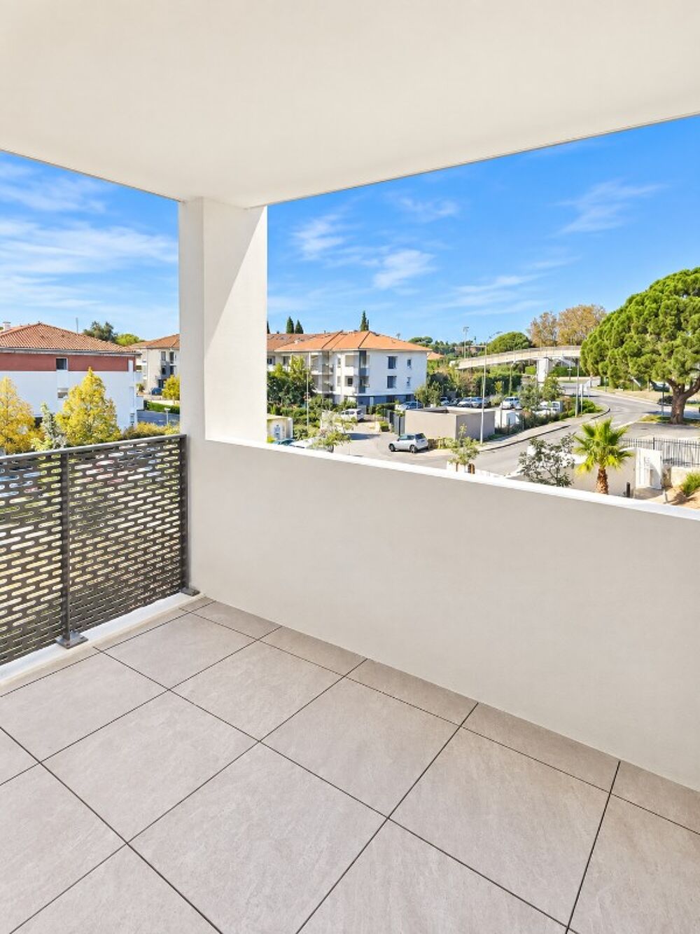 T2 avec balcon et parking à FREJUS