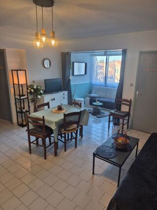  Appartement à louer 2 pièces 45 m²