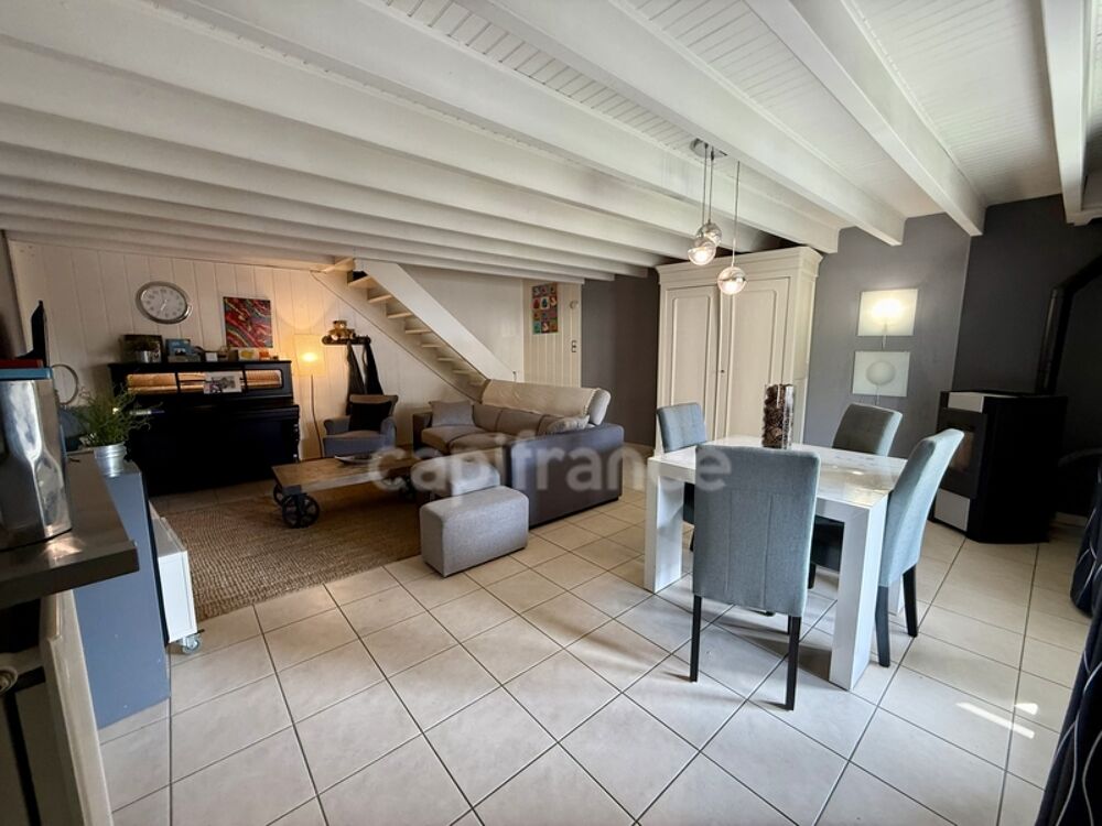 Vente Maison Le charme de l'ancien, le confort d'une rénovation soignée et un extérieur pensé pour profiter… sans les contraintes d'un grand Cours