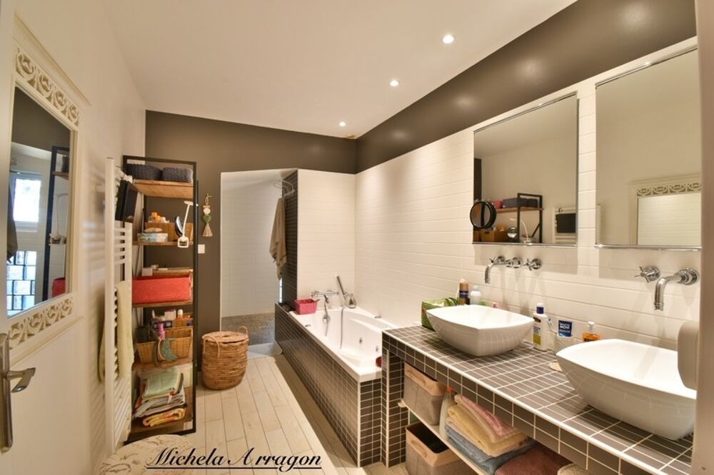  vendre  Proprit/chteau Lacpde (47360)