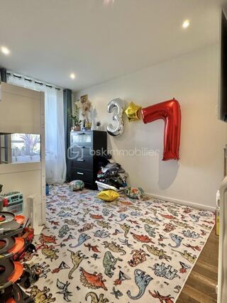  Immeuble à vendre 8 pièces 180 m²