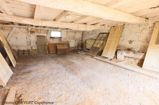  Remise / Grange à vendre 4 pièces 330 m²