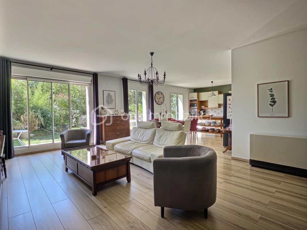 Vente Maison CARRIÈRES-SUR-SEINE - MAISON FAMILIALE DE 195 m² AU CŒUR DU CENTRE-VILLE Carrieres sur seine