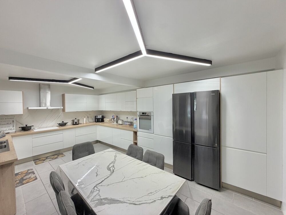 À VENDRE SAINT LOUIS (974)  Belle Villa T8 avec piscine  centre-ville