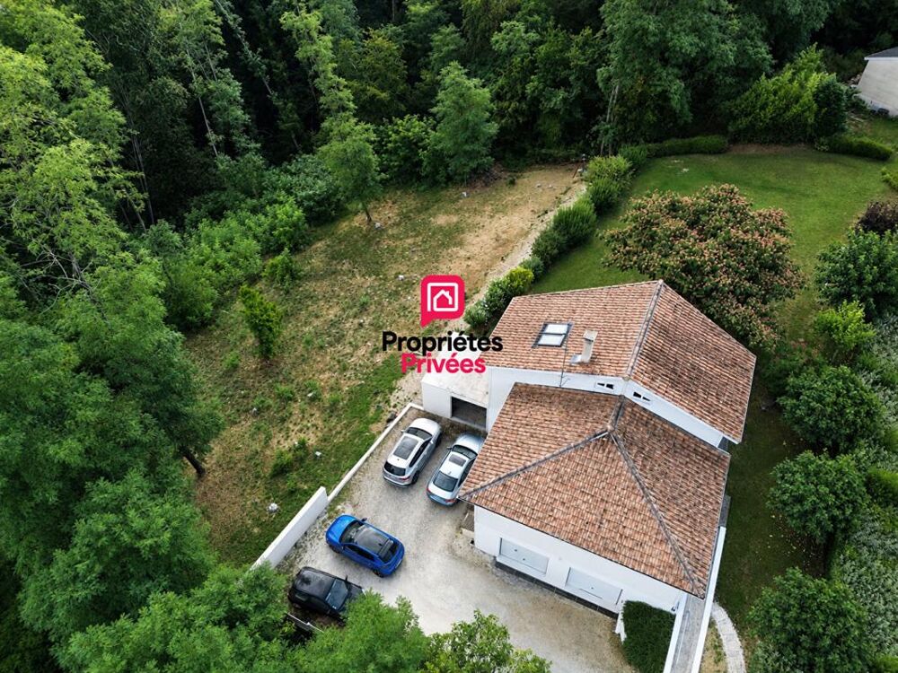 Maison à ossature bois avec vue et sous-sol complet, terrain de 3 800 m²
