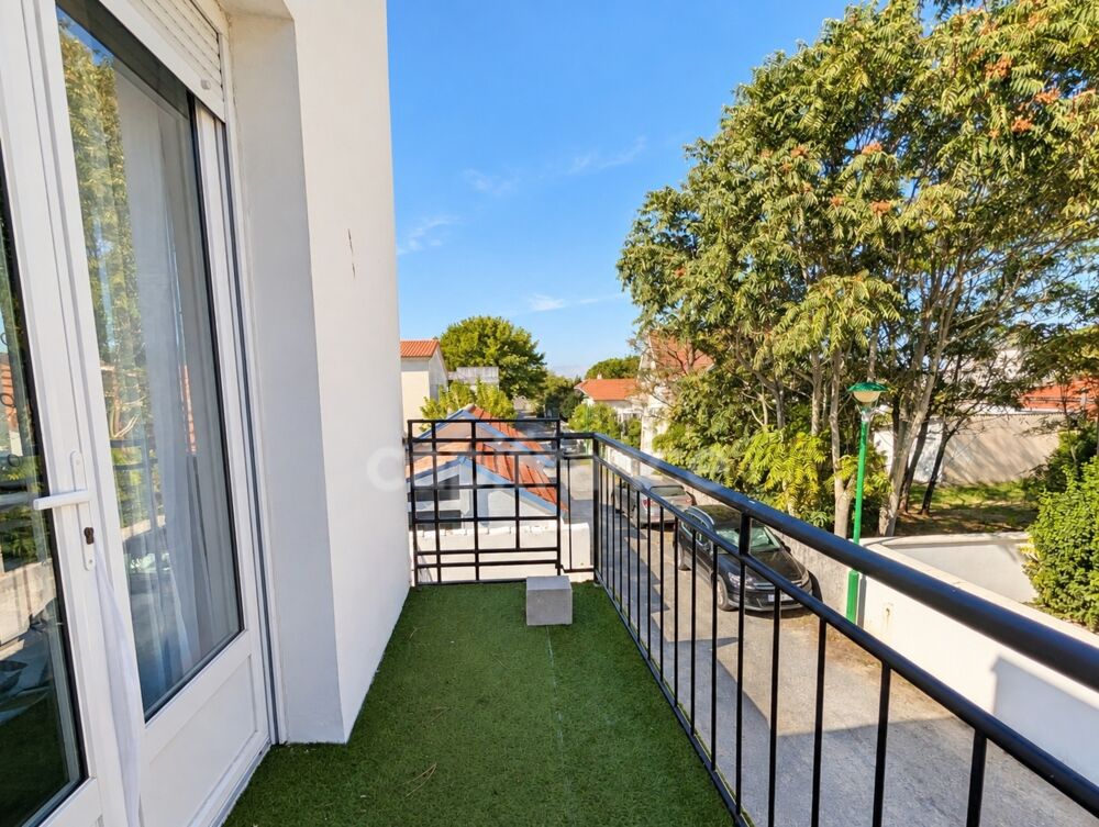RONCE LES BAINS  À quelques pas de la plage  Appartement 7 pièces de 130 m² avec terrasse et balcon