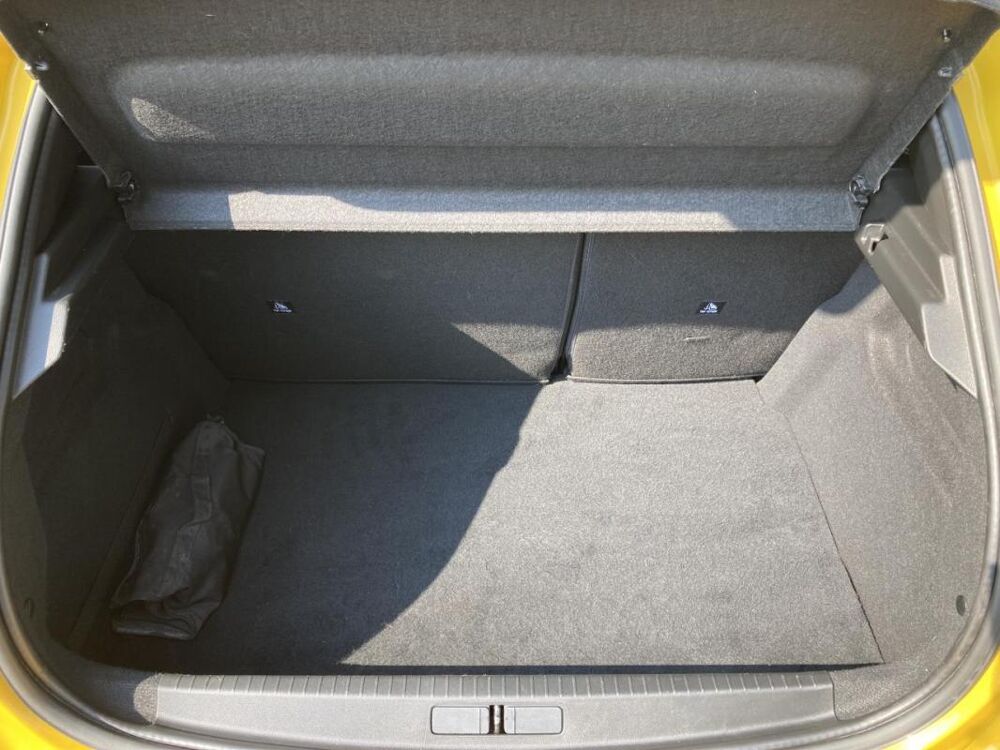208 1.5 BlueHDi 100 CH GT PACK - ENTRETIEN PEUGEOT 2021 occasion 14650 Carpiquet