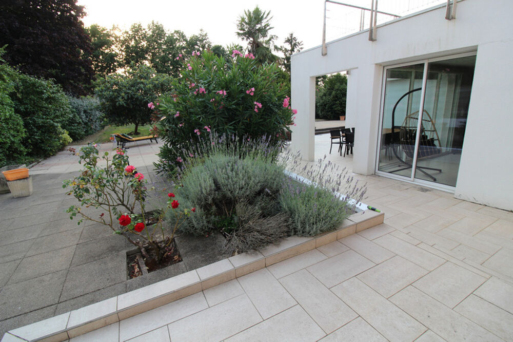 Location Maison LA ROCHE SUR YON  centre ville, Maison de 261m² en COLOCATION pour 6 personnes avec des Baux individuels de 10 mois renouvelable La roche sur yon