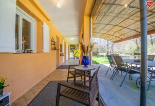  Propri�t�/ch�teau � vendre 8 pi�ces 275 m�