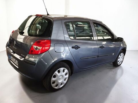 Clio III 1.2 75 AUTHENTIQUE 5P 2007 occasion 06640 Saint-Jeannet