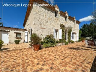  Propriété/château à vendre 9 pièces 242 m²