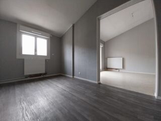  Appartement à louer 4 pièces 77 m²