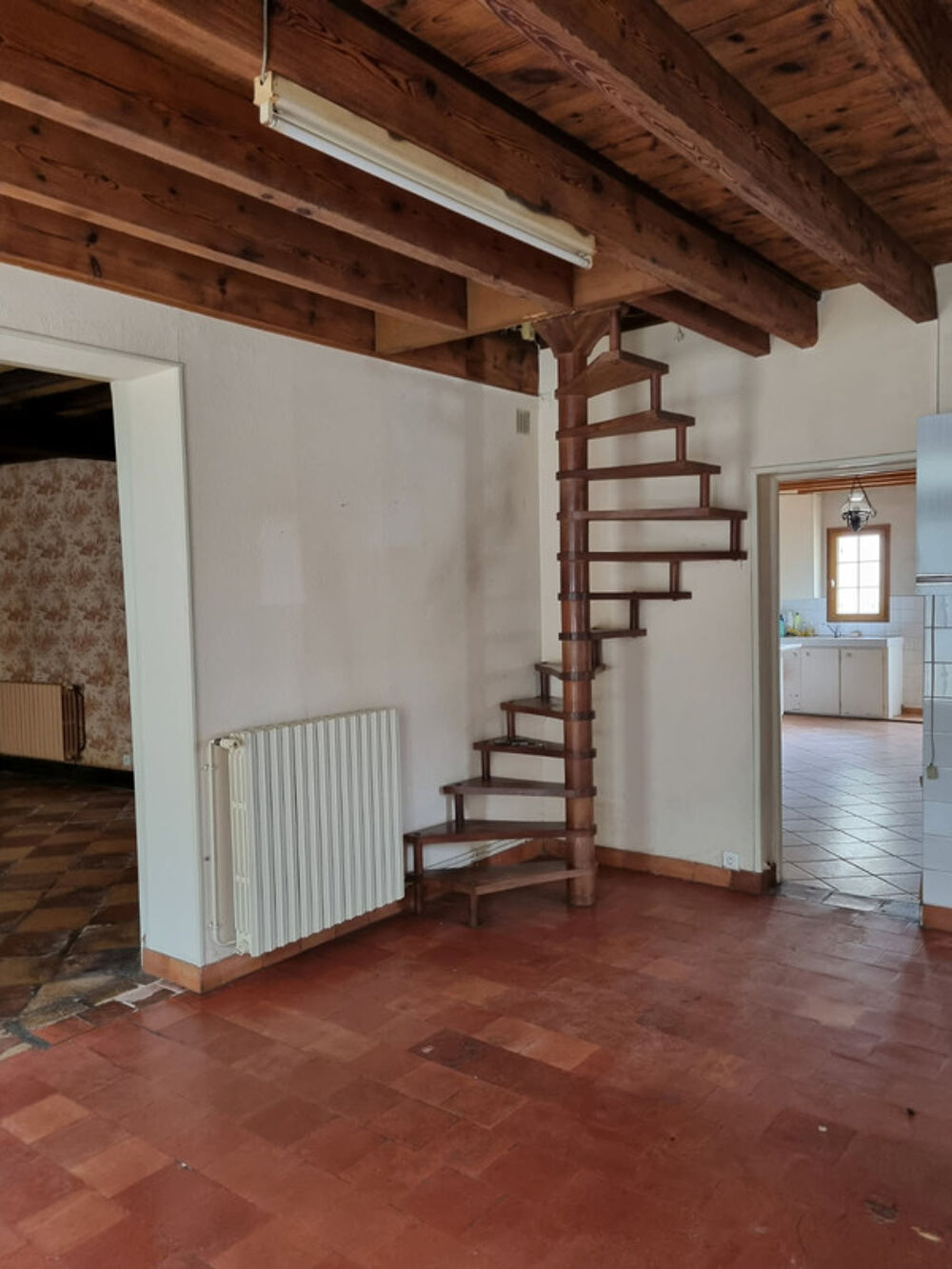 Maison en pierres 190 m² avec dépendances et terrain 1420 m²