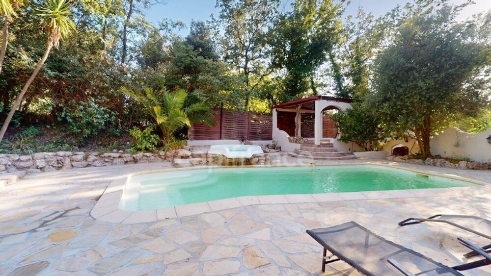 Vente Maison NEOULES (83) propriété de 160 m² avec piscine deux logements indépendants et terrain de 1840 m² Neoules