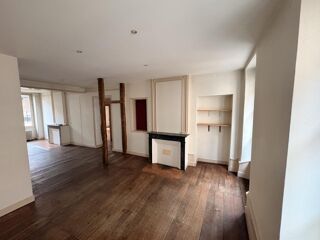  Appartement à louer 4 pièces 107 m²