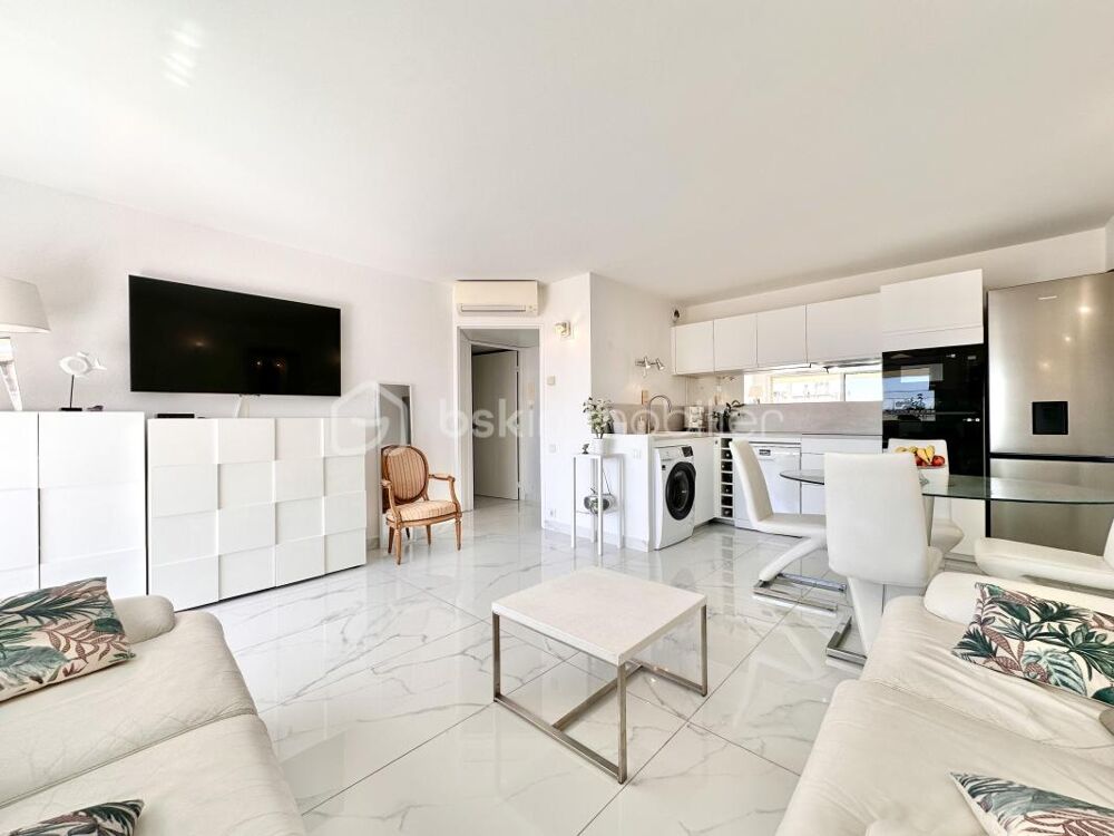 Vente Appartement GOLFE JUAN - 2 PIÈCES RÉNOVÉ CLÉ EN MAIN – TERRASSE 15m2 VUE MER - PISCINE - PORT ET PLAGES Golfe juan