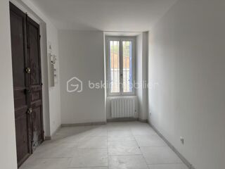  Immeuble à vendre 15 + pièces 315 m²