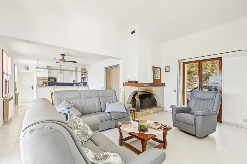 Maison de 5 pièces de 102 m² + studio de 40m2 à Saint-Saturnin-lès-Apt