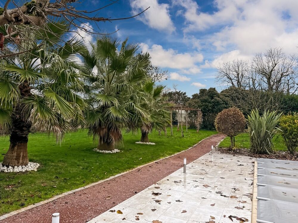 � vendre  Propri�t�/ch�teau Saint-Sauveur-d'Aunis (17540)