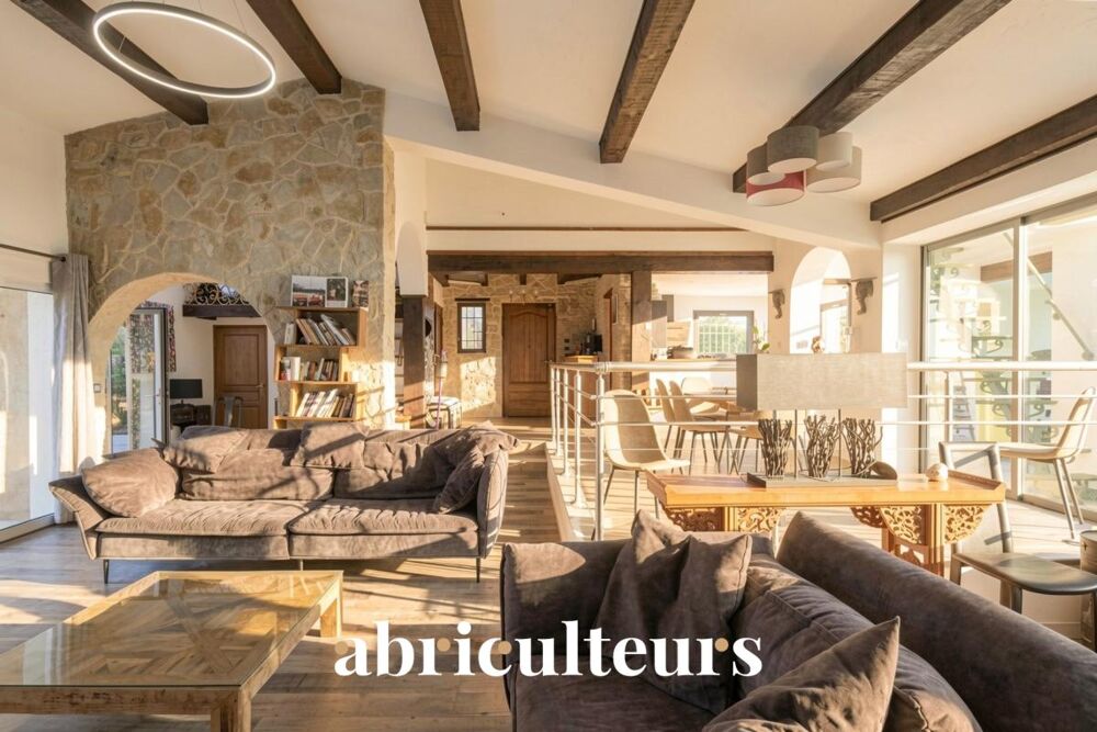 Vente Maison Propriété de charme rénovée à Fuveau : 245 m² habitables, studio indépendant et piscine sur un terrain de 3 800 m² Fuveau