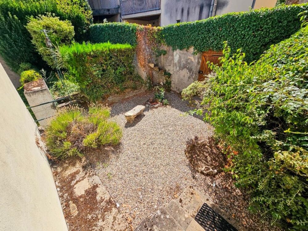 Maison à vendre 7 pièces - 180 m² - Extérieurs - 2 garages à VERTAIZON (63)
