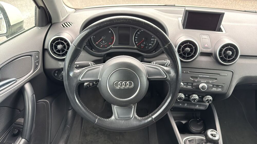 A1 I 1.6 TDI 90 Ambiente 2012 occasion 69960 Corbas