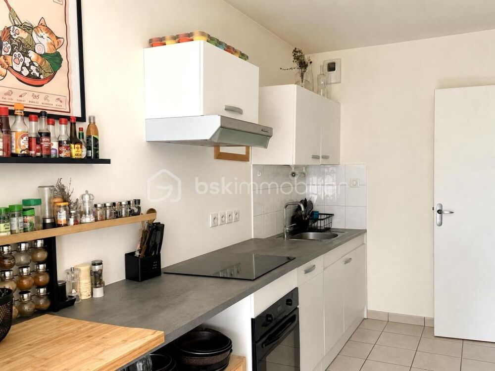 T3 avec terrasse, balcon et place de parking en sous-sol