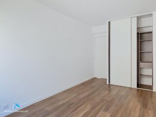  Appartement à louer 3 pièces 92 m²