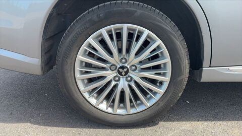 Outlander 2.4 MIVEC 224 Plug in Hybrid 4WD CVT Business 2019 occasion 76230 Isneauville