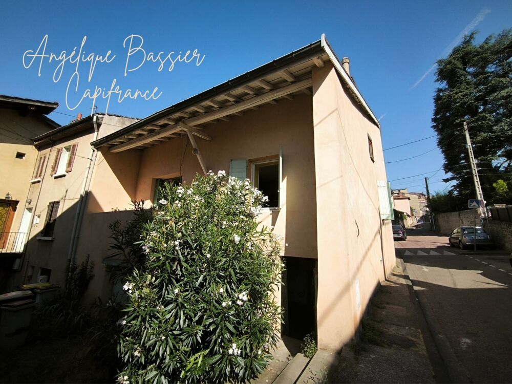 Maison de ville à fort potentiel  65,69 m² habitables + balcon+ sous-sol de 46 m²  Grigny-sur-Rhône
