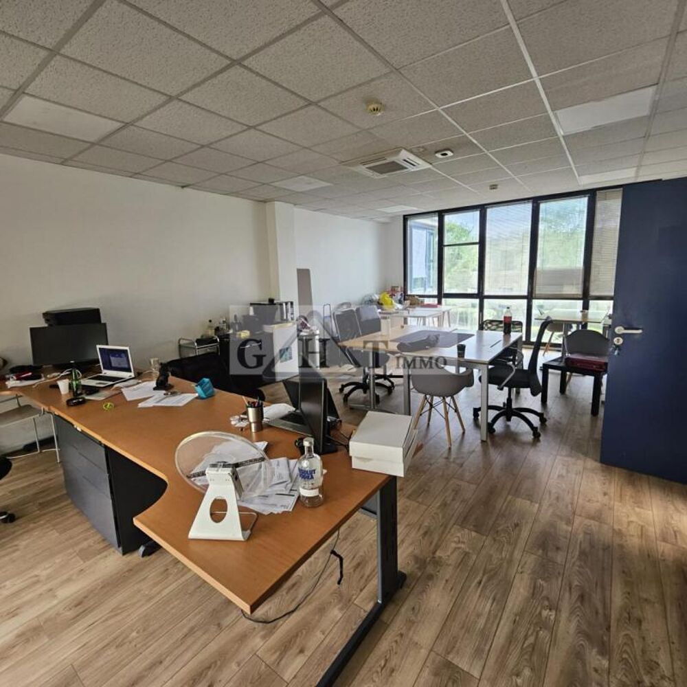  IMMEUBLE DE BUREAUX A VENDRE 290m2 CRETEIL EUROPARC Creteil
