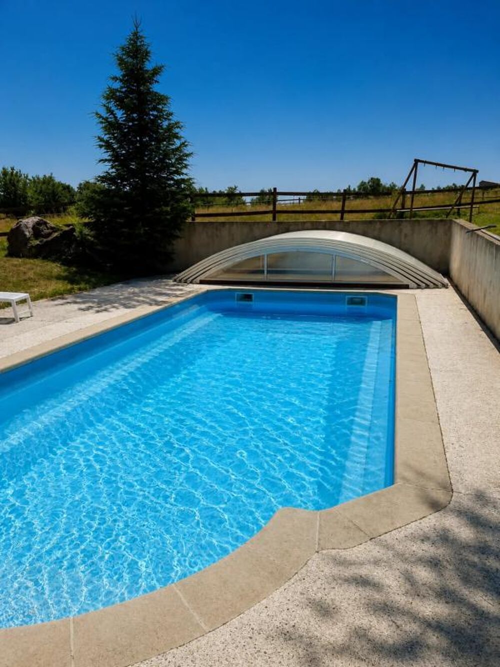 à vendre  Propriété/château Revest-du-Bion (04150)
