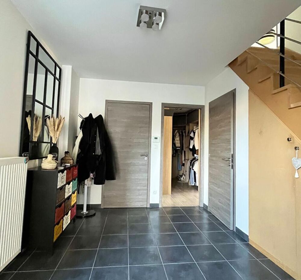 Vente Maison Maison  AUX PORTES DE Noyon 6 pièce(s) 139 m2 et jardin 1353m² Noyon