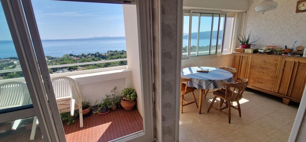 VUE PANORAMIQUE T5 AVEC TERRASSE!