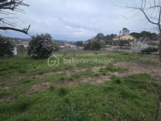  Terrain à vendre 893 m²