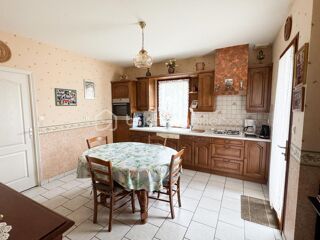 Maison  vendre 8 pices 200 m