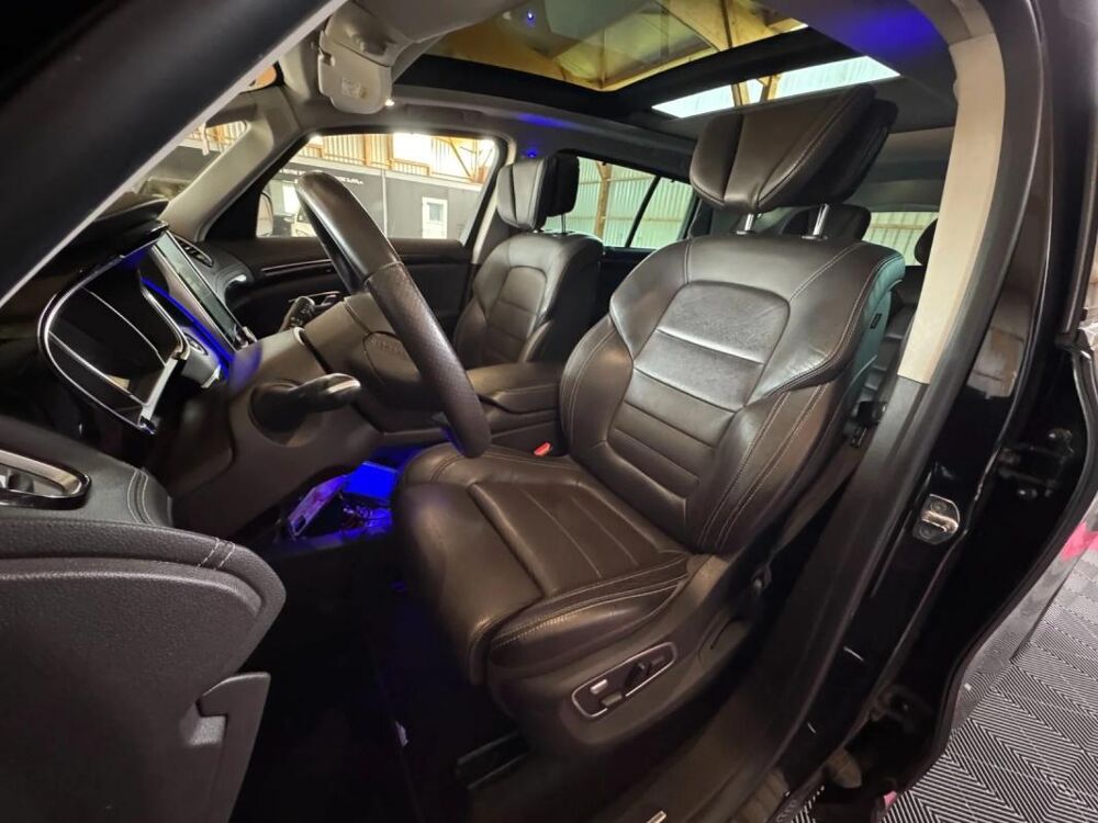Espace V dCi 160 Energy Twin Turbo Initiale Paris EDC 2016 occasion 56120 Les Forges De Lanouee