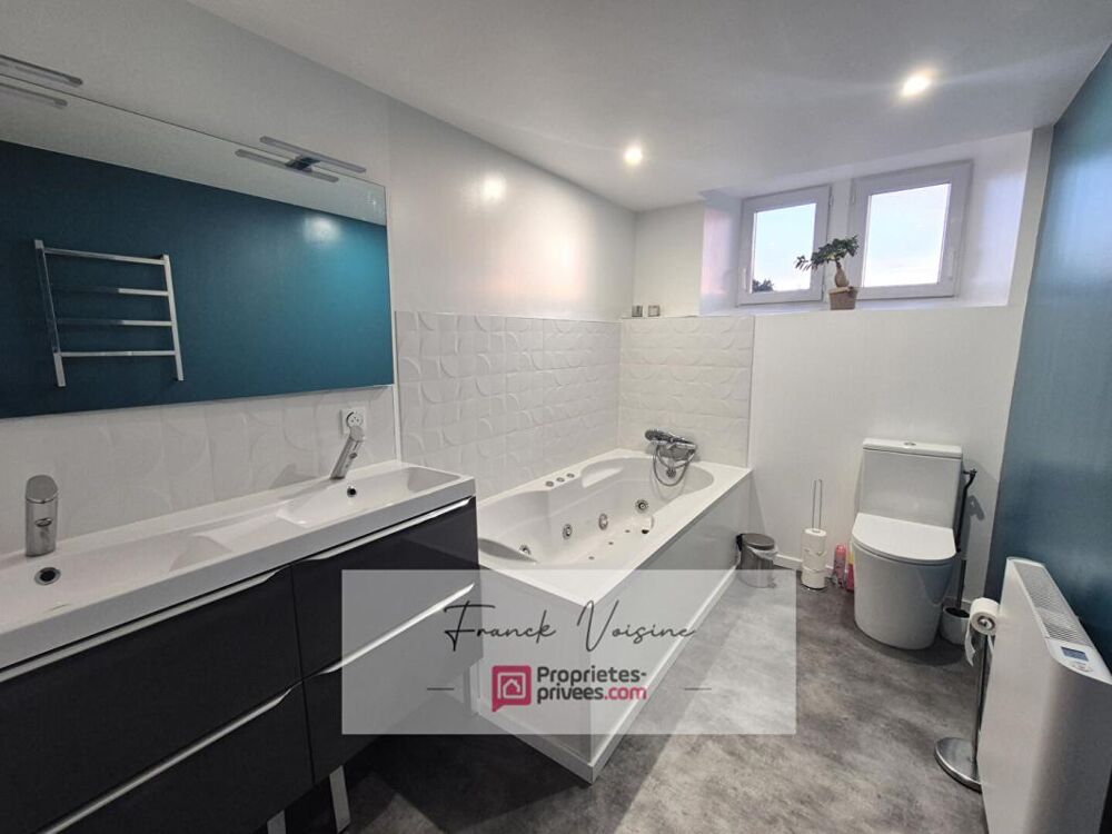 Maison de bourg A VENDRE à Saint Prouant avec 3 chambres sur un terrain de 880 m2 env