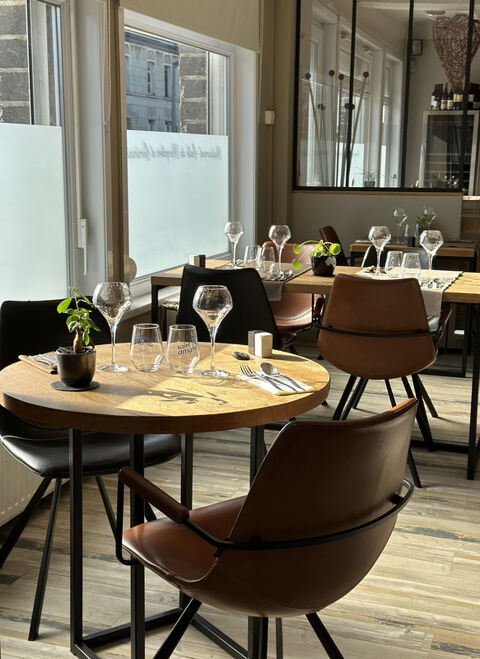   Magnifique fonds de commerce de restaurant semi-gastronomique avec Licence IV, secteur Valenciennois,  à 15 km Orchies, 35 km de 